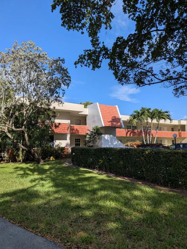 907 Cypress Terrace #205, Pompano Beach