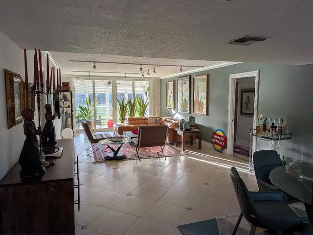 2 of 22 - 907 Cypress Terrace #205, Pompano Beach, FL