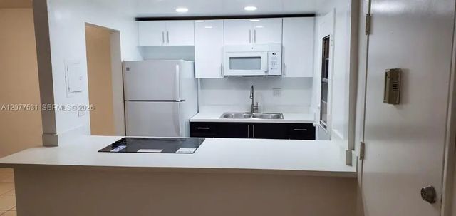 2 of 6 - 12590 Ne 16th Avenue #206, North Miami, FL