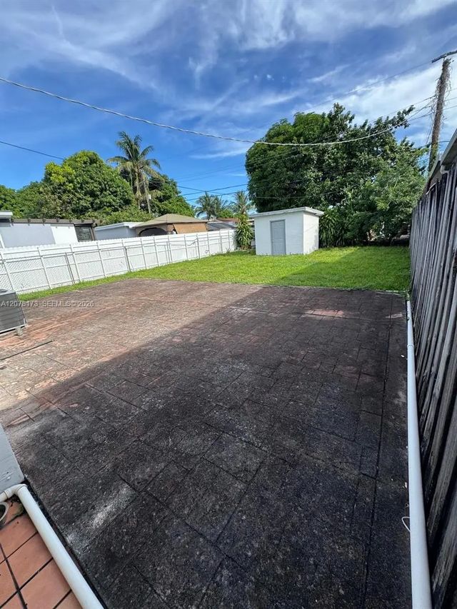 2 of 7 - 550 E 29th Street, Hialeah, FL