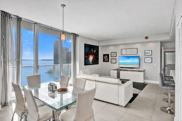 3 of 40 - 300 S Biscayne Boulevard #t-1816, Miami, FL