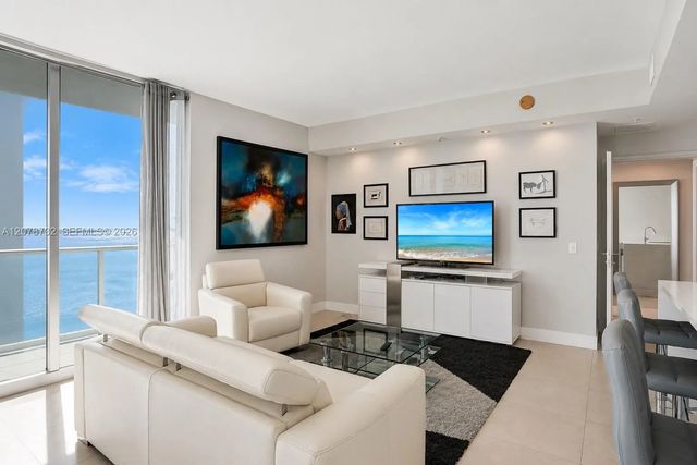 5 of 40 - 300 S Biscayne Boulevard #t-1816, Miami, FL