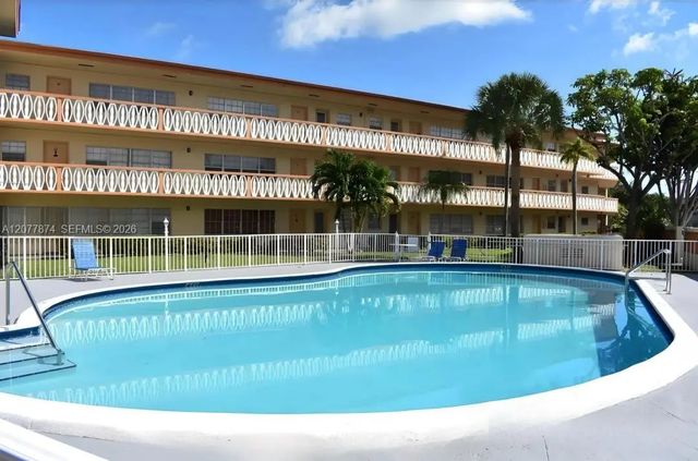 1885 Ne 121st Street #16, North Miami