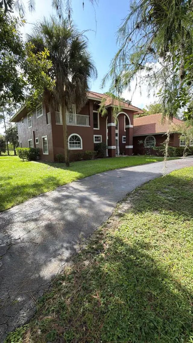 827 Squire Drive, Wellington