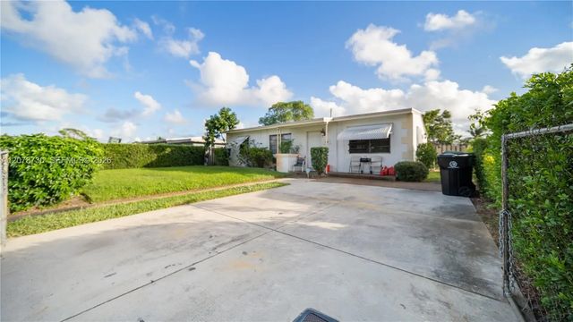 4 of 24 - 1038 Nw 11th Court, Fort Lauderdale, FL