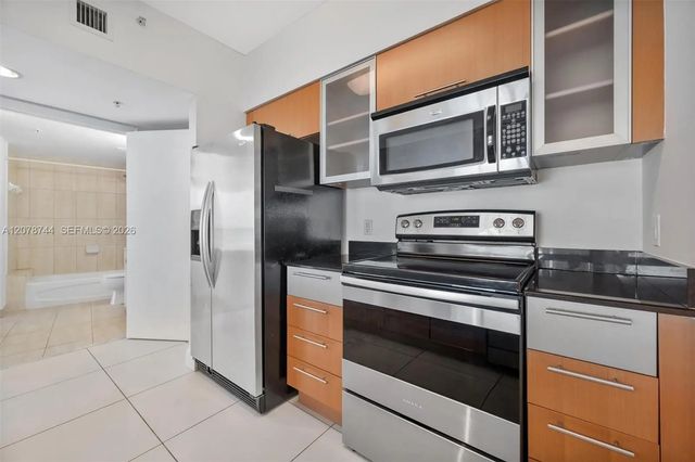 4 of 20 - 1750 N Bayshore Drive #4011, Miami, FL
