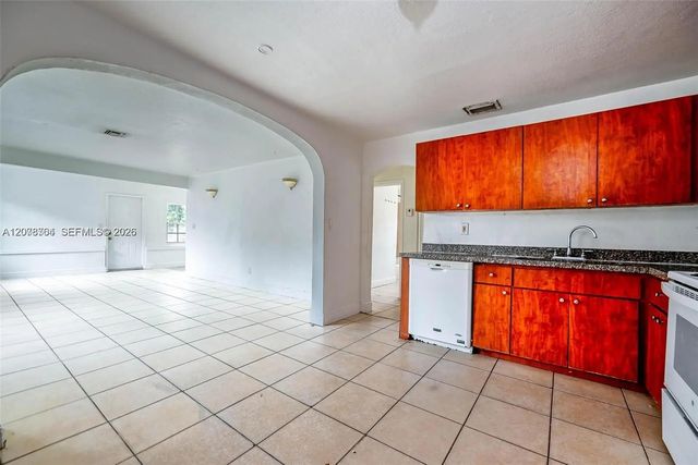 2 of 17 - 2800 Sw 16th Terrace, Miami, FL