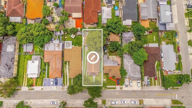 3 of 17 - 2800 Sw 16th Terrace, Miami, FL