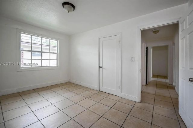 4 of 17 - 2800 Sw 16th Terrace, Miami, FL