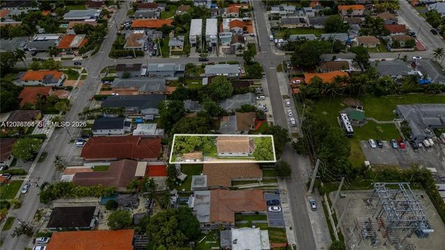 5 of 17 - 2800 Sw 16th Terrace, Miami, FL