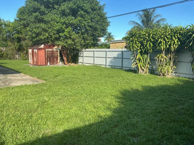 2 of 21 - 110 Nw 193rd Street, Miami Gardens, FL