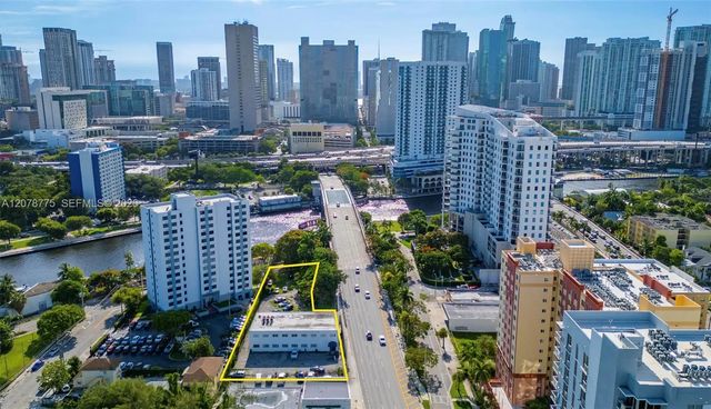 3 of 14 - 529 W Flagler Street, Miami, FL