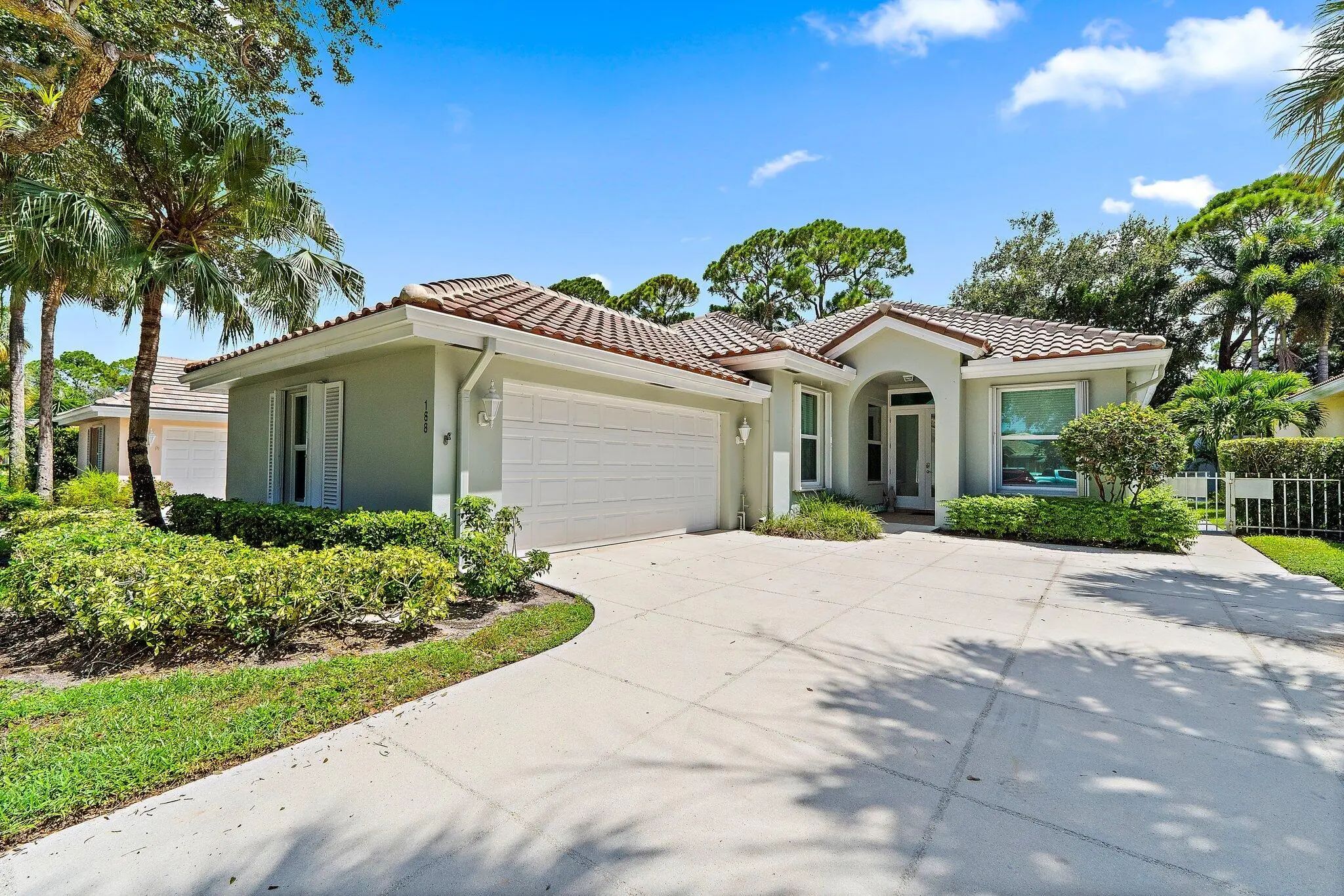 HAMPTONS AT MAPLEWOOD Residential home - 188 S Hampton Drive, Jupiter