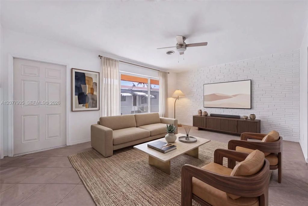 2209 Washington Street #2, Hollywood