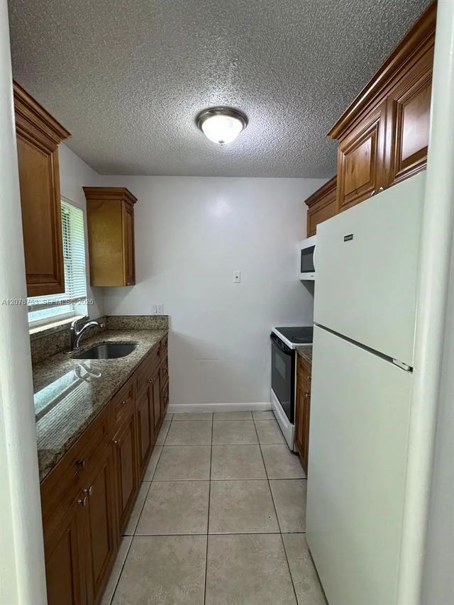 4 of 17 - 1746 N 3rd Avenue N #2, Lake Worth, FL