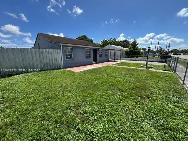 5 of 28 - 740 Se 4th Place, Hialeah, FL
