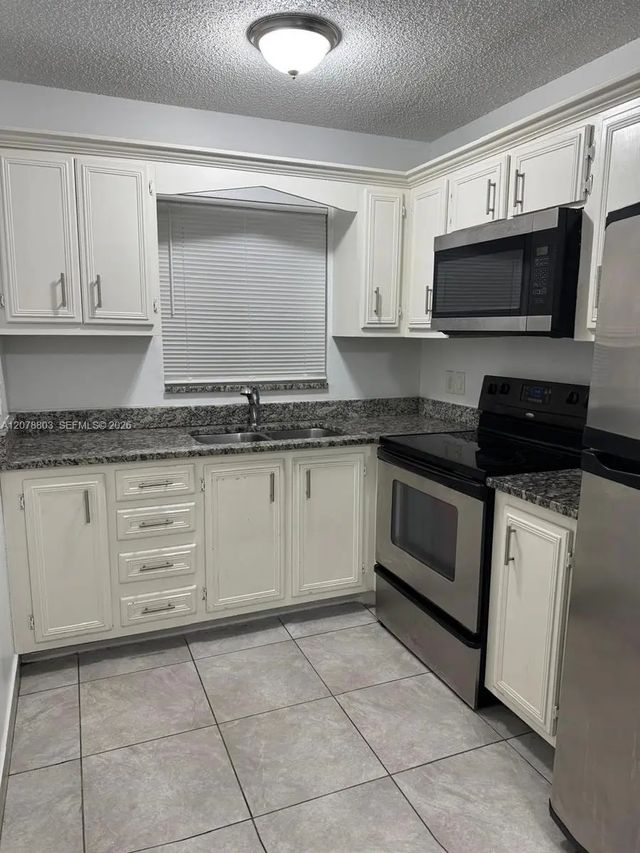 2 of 17 - 1746 N 3rd Avenue N #3, Lake Worth, FL