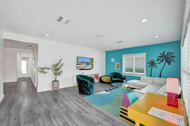 3 of 32 - 1535 Hollywood Boulevard, Hollywood, FL