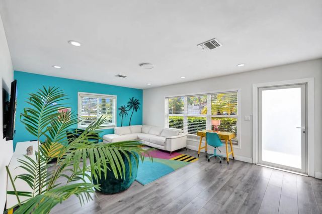 5 of 32 - 1535 Hollywood Boulevard, Hollywood, FL