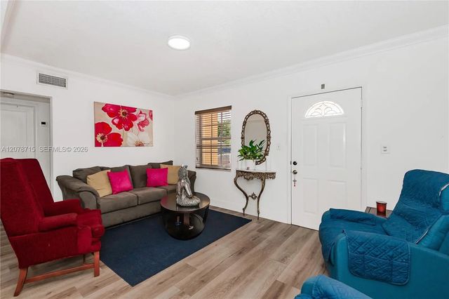 5 of 34 - 359 W 35th Street, Hialeah, FL