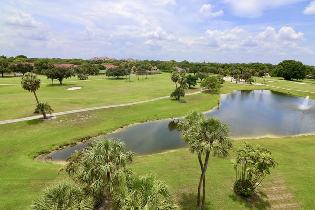 3980 Oaks Clubhouse Drive #511, Pompano Beach