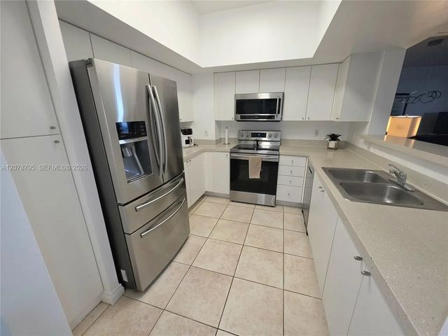 4 of 7 - 17375 Collins Avenue #2706, Sunny Isles Beach, FL
