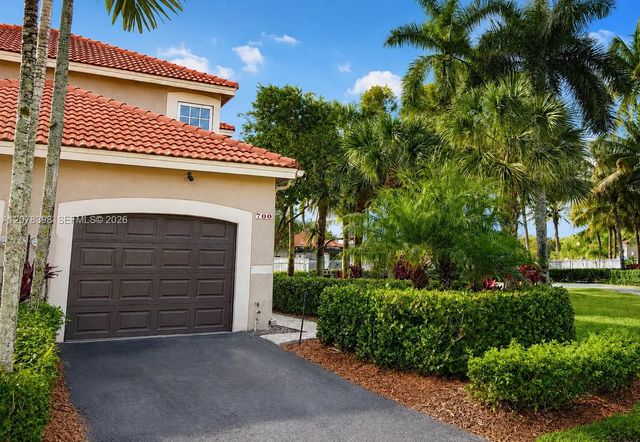 5 of 40 - 700 Sorrento Drive, Weston, FL