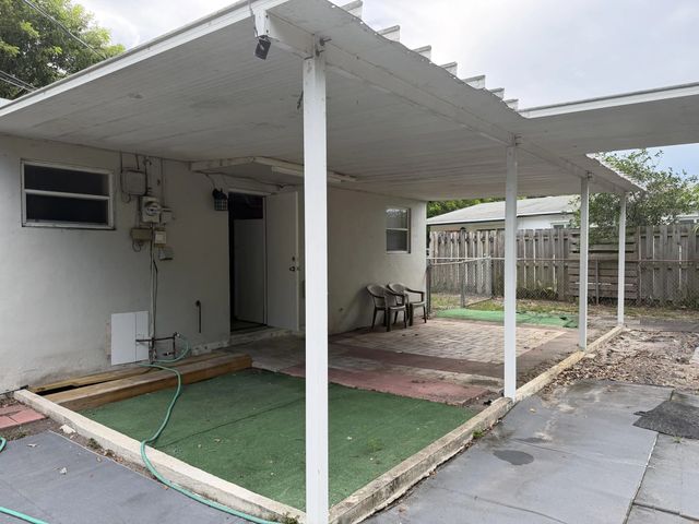 2 of 16 - 1501 N 70th Way, Hollywood, FL