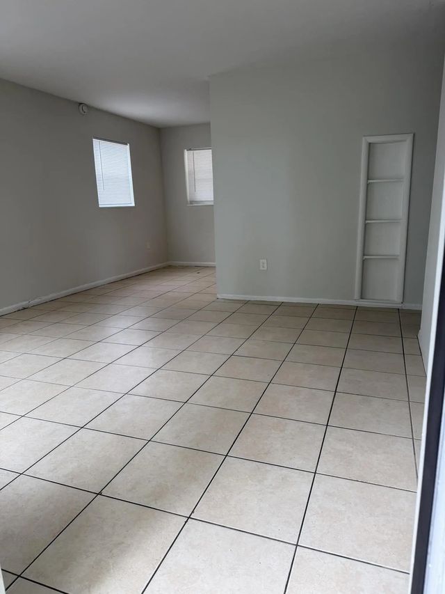 5 of 16 - 1501 N 70th Way, Hollywood, FL