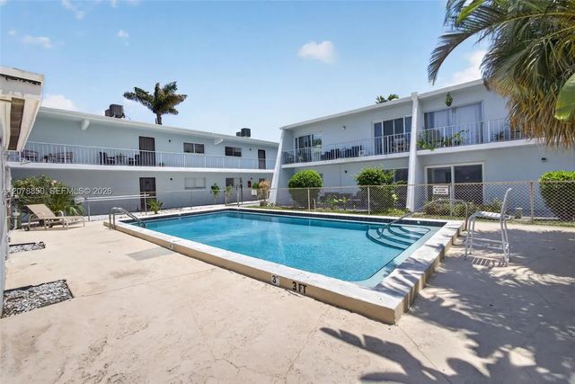 725 Hummingbird Way #109, North Palm Beach