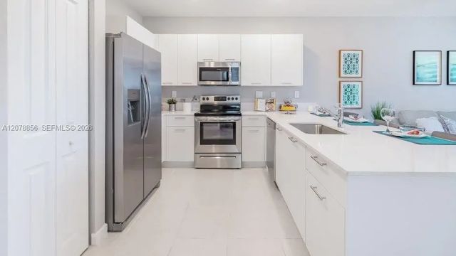 2 of 8 - 2594 Se 25 Drive, Homestead, FL