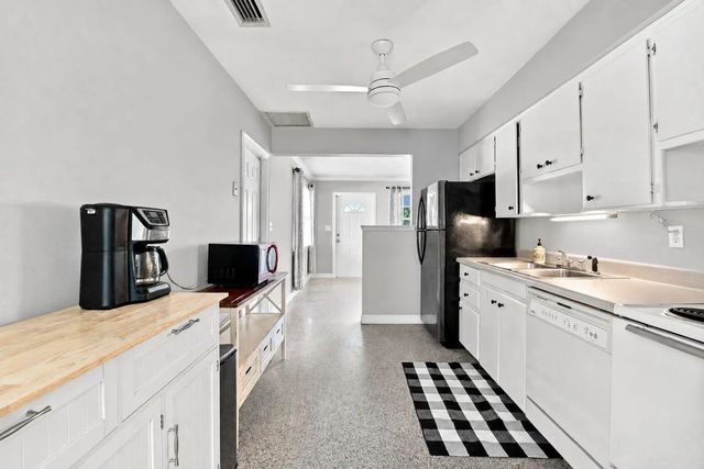 5 of 23 - 468 Nw 48th Street, Oakland Park, FL