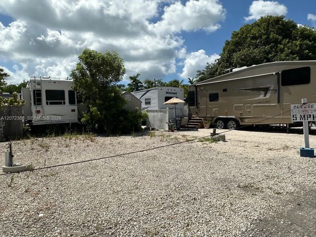 2 of 4 - 29859 Overseas Highway, Big Pine Key, FL