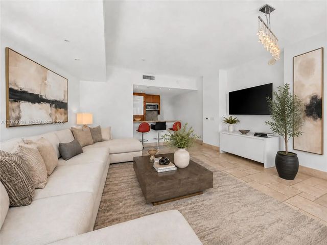 5 of 8 - 50 S Pointe Drive #504, Miami Beach, FL