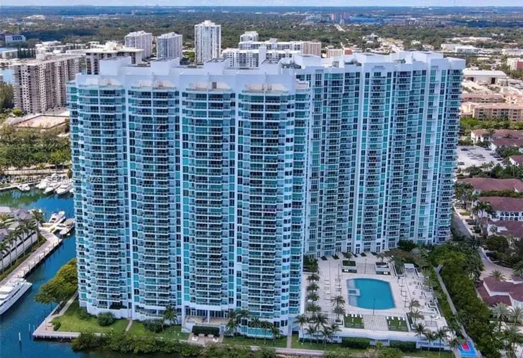 3301 Ne 183rd Street #1105, Aventura