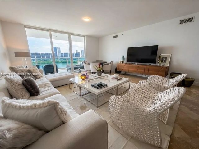 3301 Ne 183rd Street #1105, Aventura