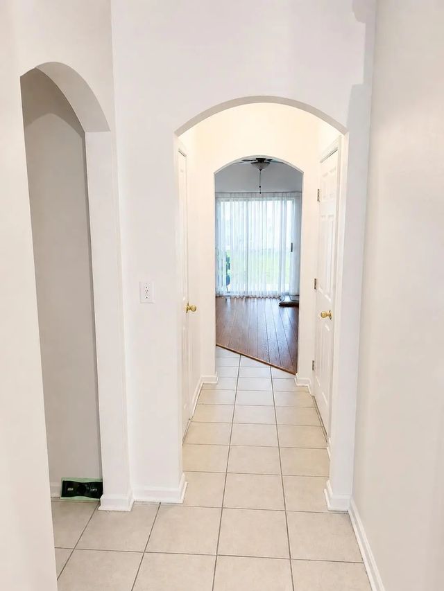 4 of 20 - 5260 Collins Road #308, Jacksonville, FL