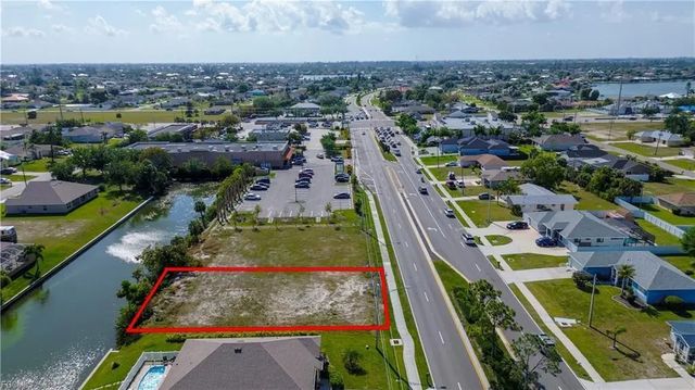 136 Nicholas Parkway W, Cape Coral
