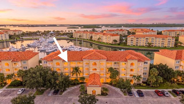 16 Harbour Isle Drive W #302, Fort Pierce