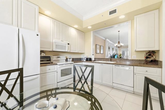 3 of 38 - 16 Harbour Isle Drive W #302, Fort Pierce, FL