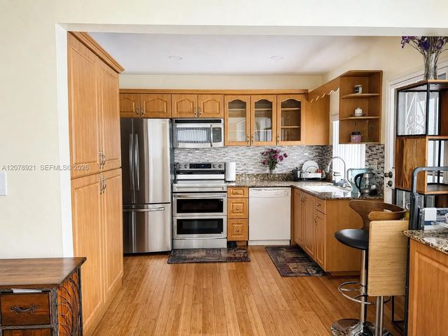 5 of 14 - 1820 Nw 172nd Terrace, Miami Gardens, FL