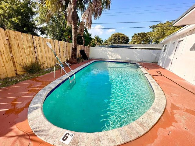 601 Nw 38th Street, Deerfield Beach