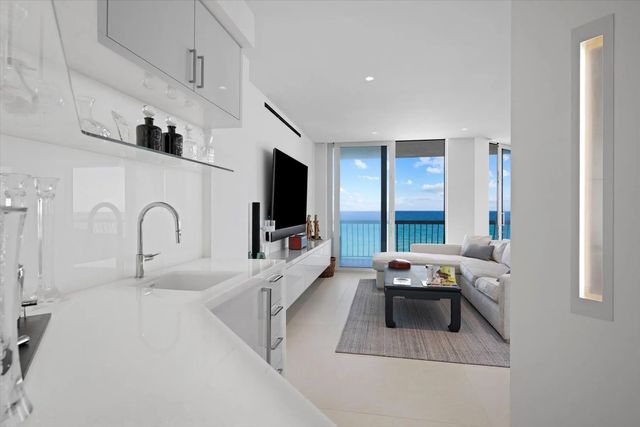 4 of 45 - 2100 S Ocean Boulevard #408n, Palm Beach, FL