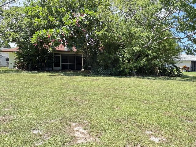 3 of 6 - 8432 Waterway Drive, Lake Clarke Shores, FL