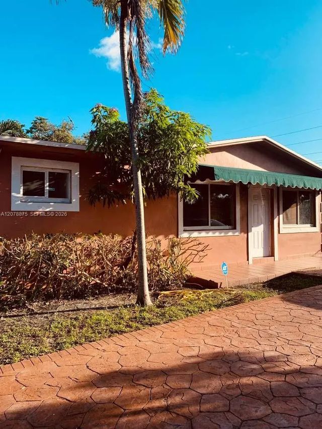 2 of 39 - 2272 Nw 66th Street, Miami, FL