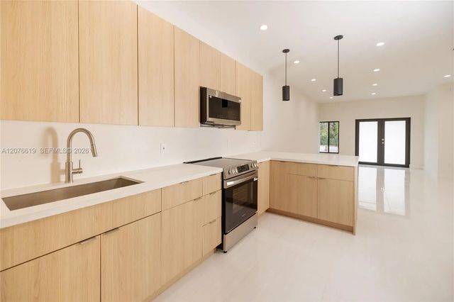 3 of 27 - 314 Nw 82nd Street, Miami, FL