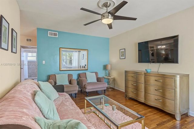 3 of 24 - 915 8th Street #102, Miami Beach, FL