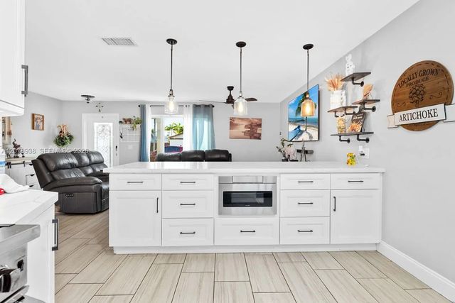 5 of 43 - 11660 Nw 38th Place, Sunrise, FL