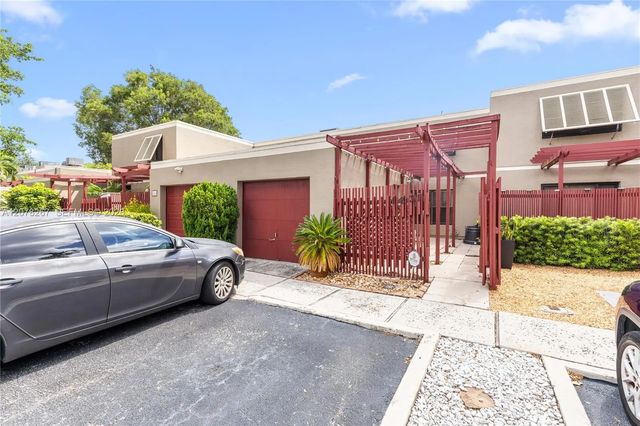 1231 W Fairway Road, Pembroke Pines