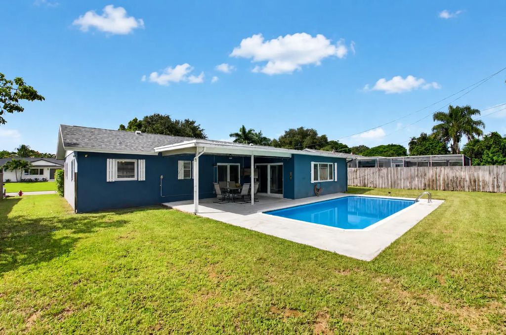 1023 Sw 25th Place, Boynton Beach